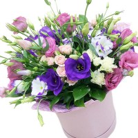 Эустома в шляпной коробке "Сиреневая шляпка"